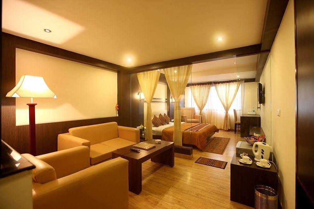 Bridge View Regency Hotell Shimla Exteriör bild